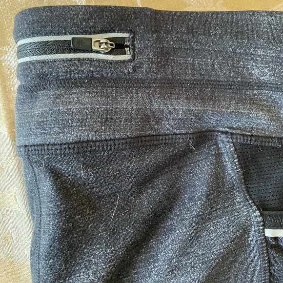 Athleta Cropped Capri Reflective Leggings SIZE S - Picture 4 of 12